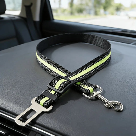 Cinturón de seguridad ajustable para mascotas en el coche